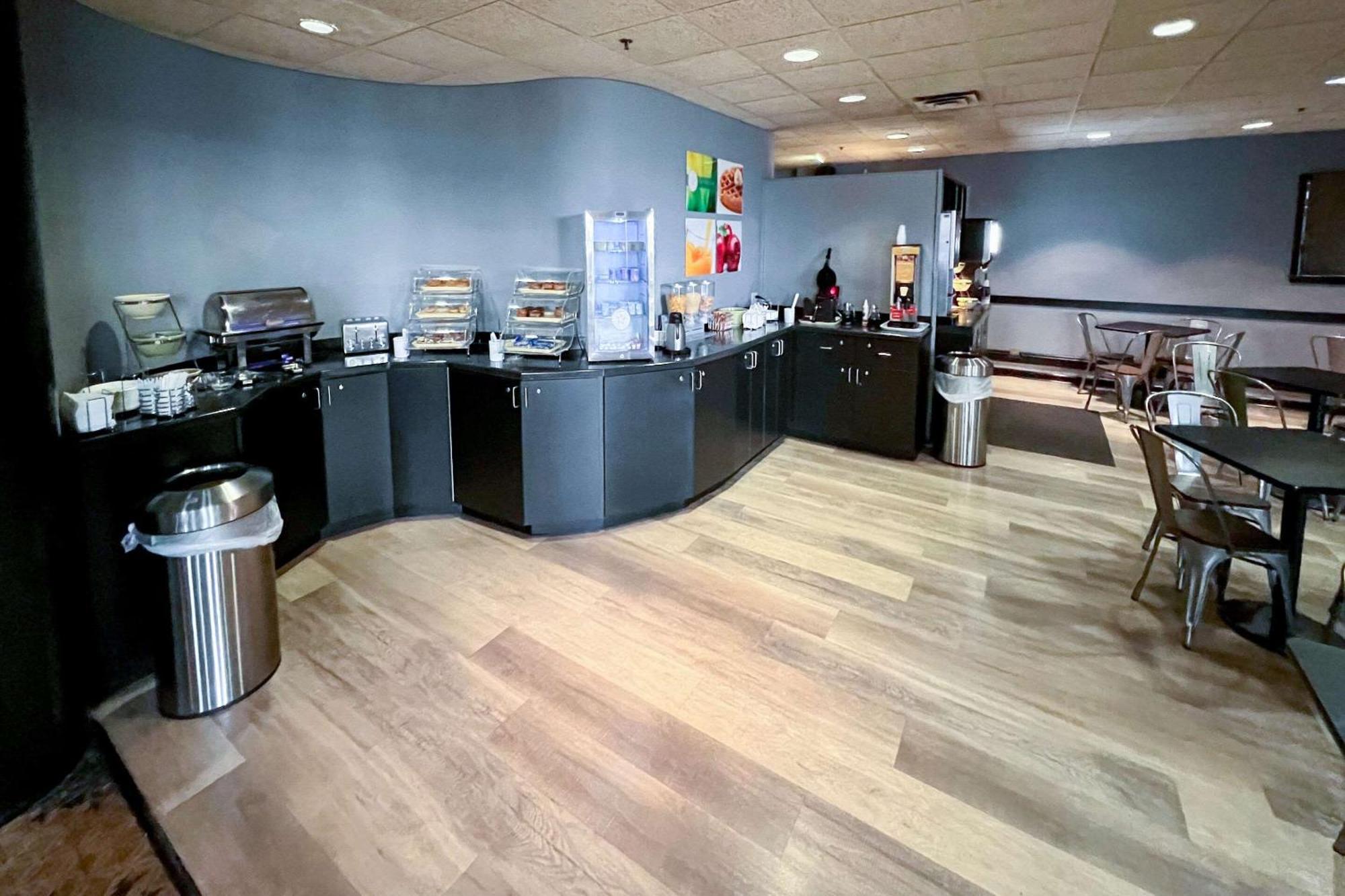Quality Inn & Suites Orland Park - Chicago Экстерьер фото