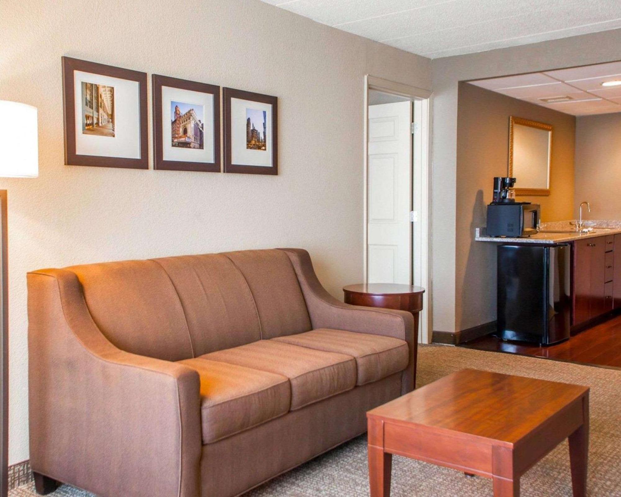 Quality Inn & Suites Orland Park - Chicago Экстерьер фото