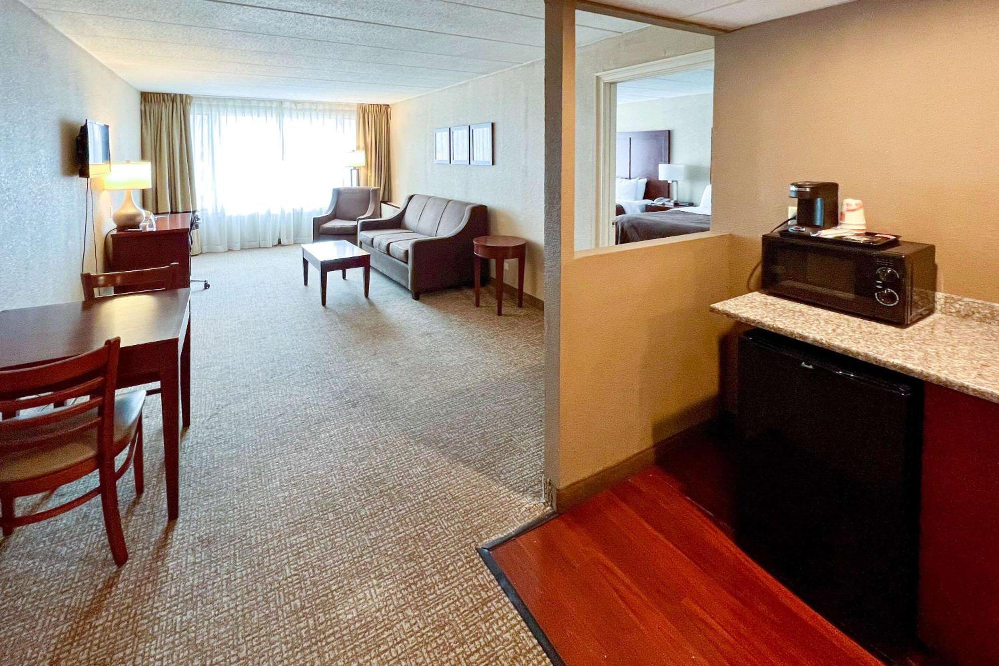 Quality Inn & Suites Orland Park - Chicago Экстерьер фото