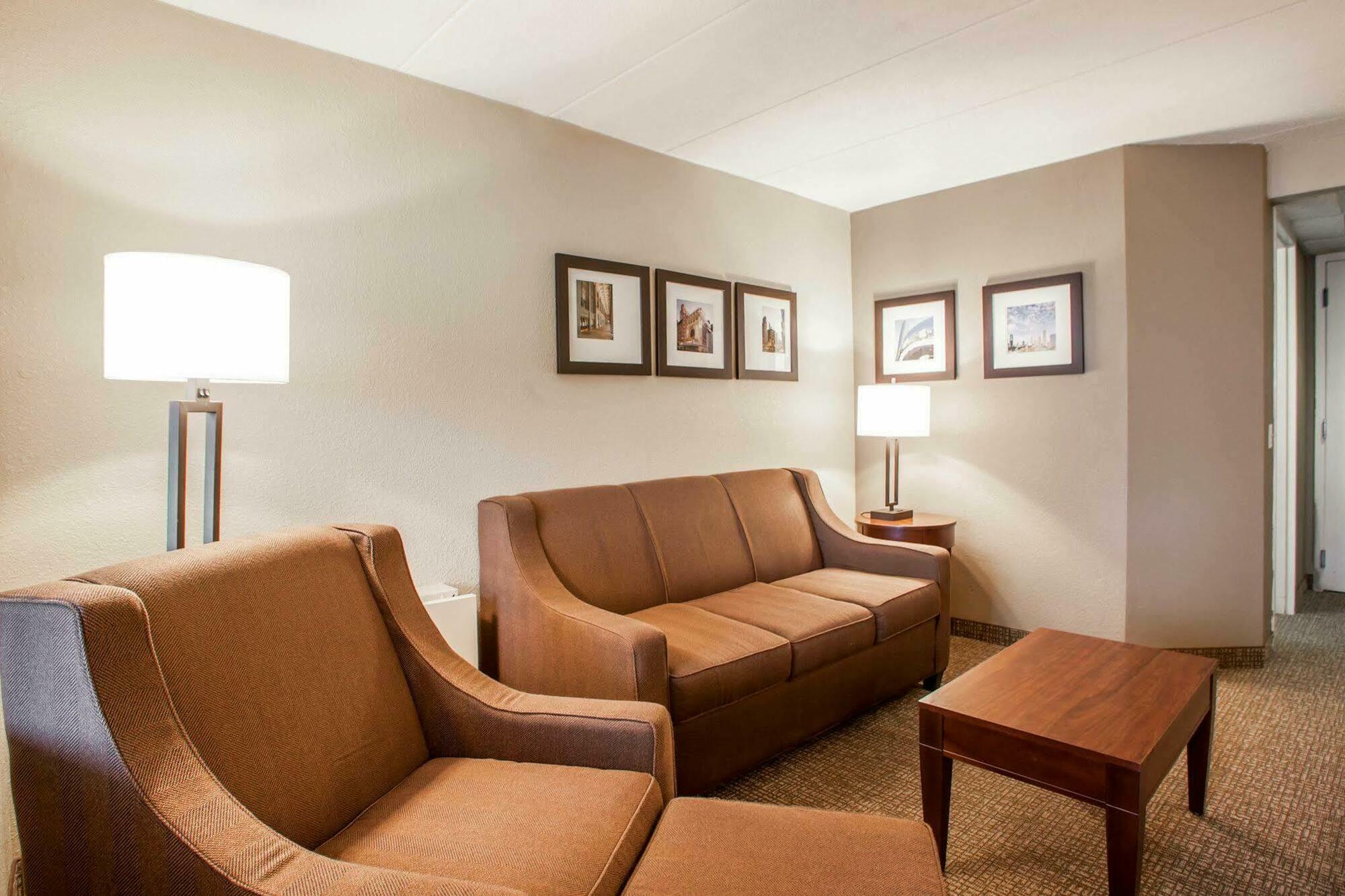 Quality Inn & Suites Orland Park - Chicago Экстерьер фото